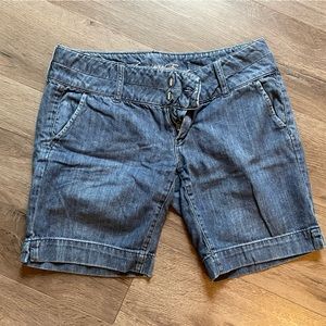 Vintage 2000s AE Women’s Bermuda Shorts